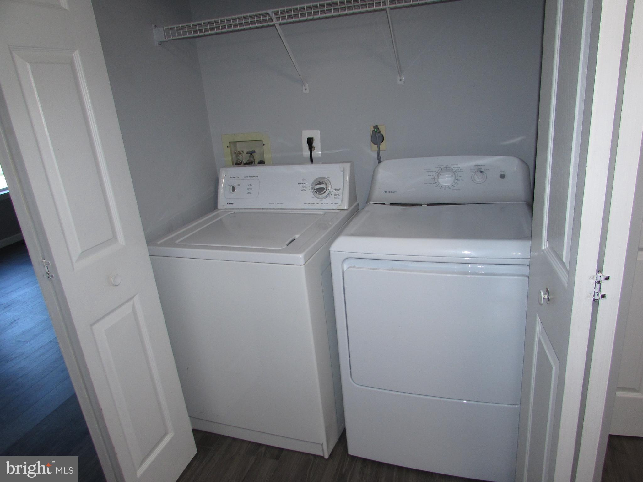 CEDAR GROVE AT CROFTON - Residential