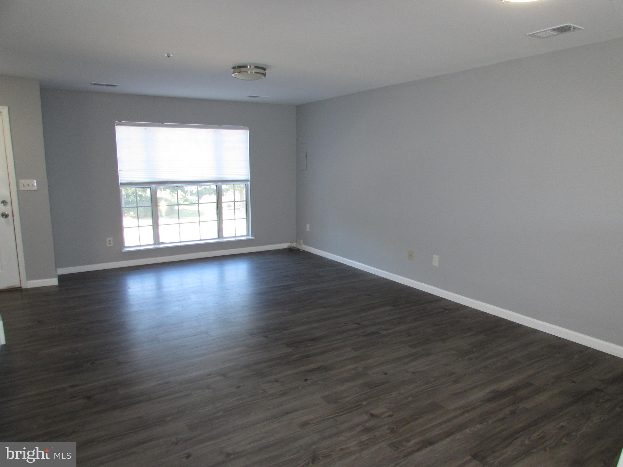 CEDAR GROVE AT CROFTON - Residential