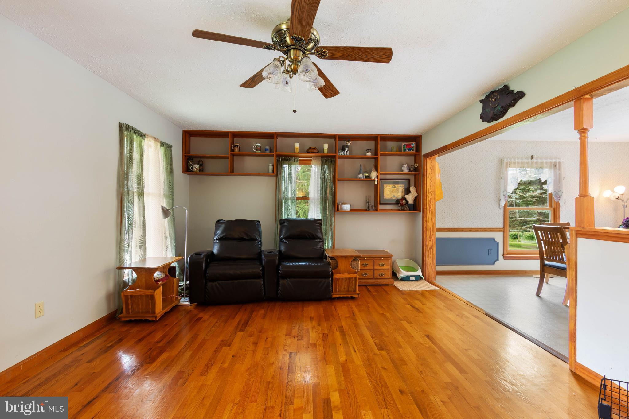 2380 MOREAU DRIVE