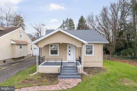 Photo of 418 MAIN ST, BLACKWOOD, NJ 08012 (MLS # NJCD2039112)