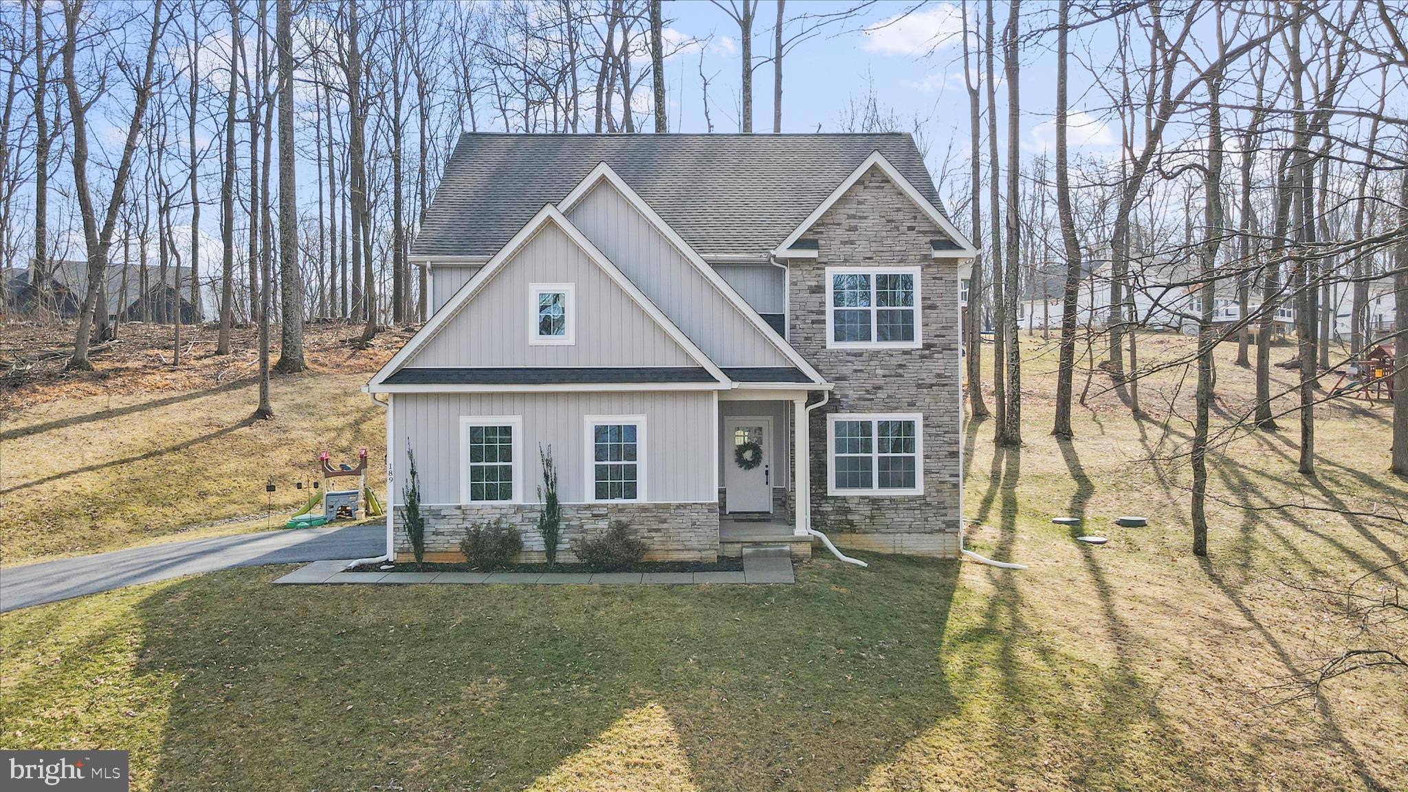 LAKE FOREST ESTATES - Residential