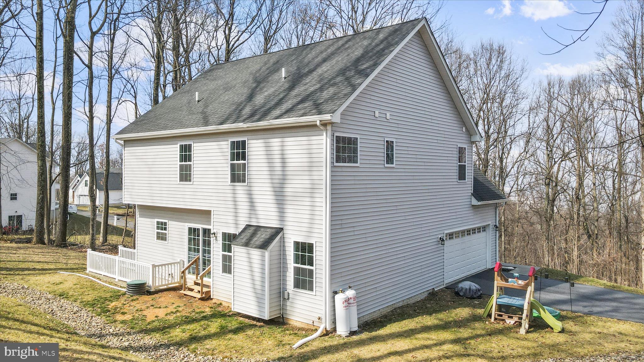 LAKE FOREST ESTATES - Residential