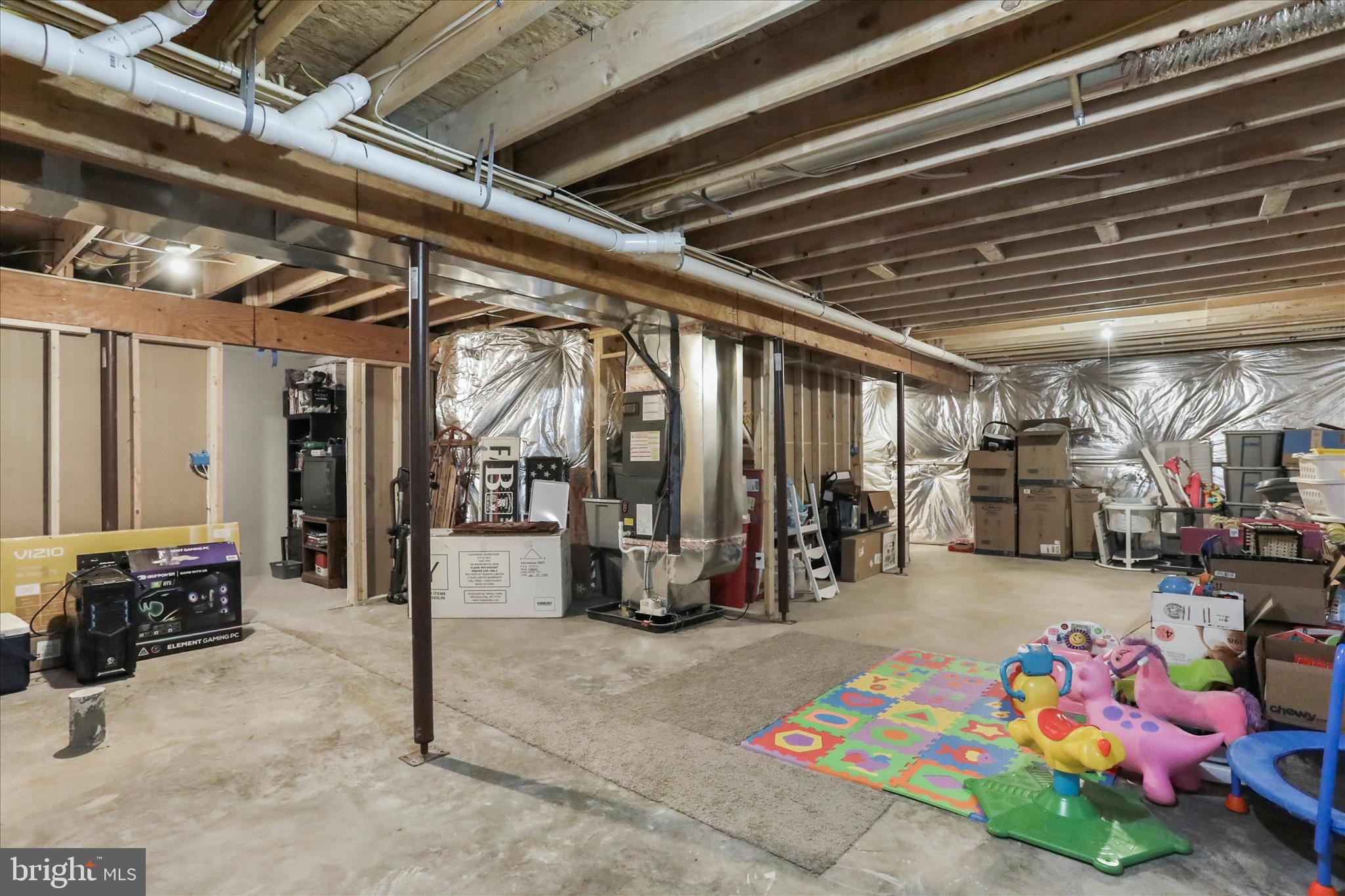 LAKE FOREST ESTATES - Residential