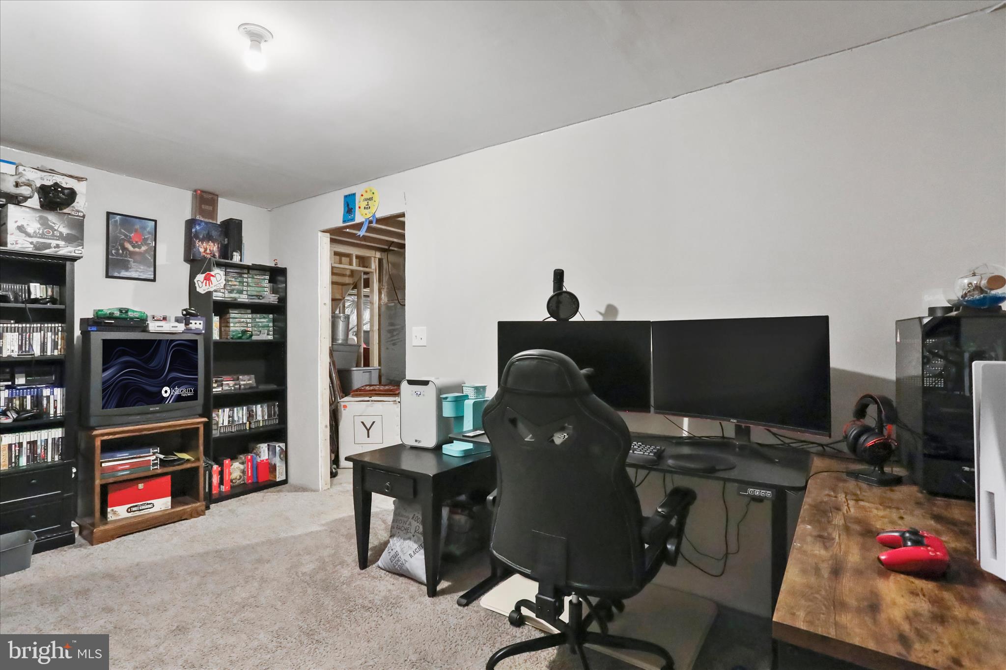 LAKE FOREST ESTATES - Residential