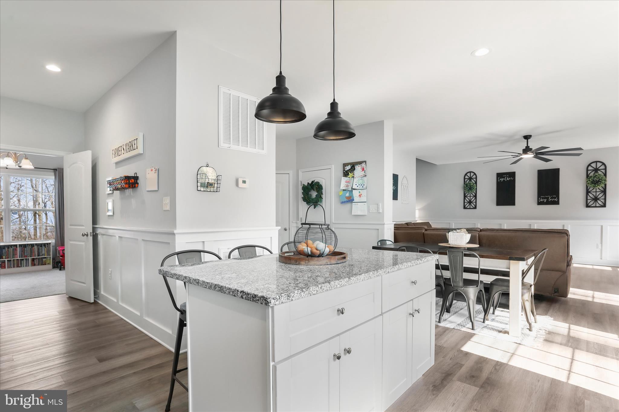 LAKE FOREST ESTATES - Residential