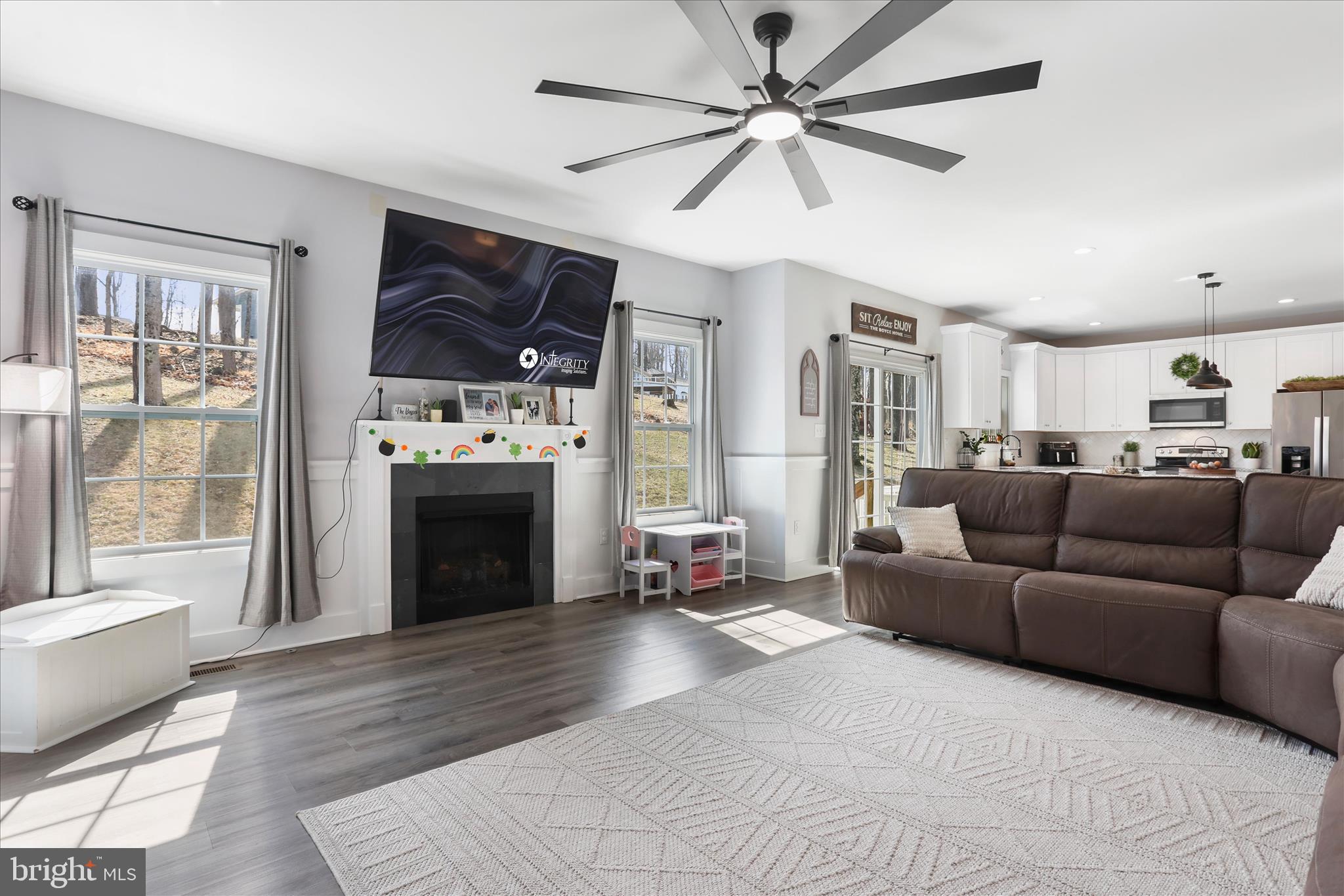 LAKE FOREST ESTATES - Residential