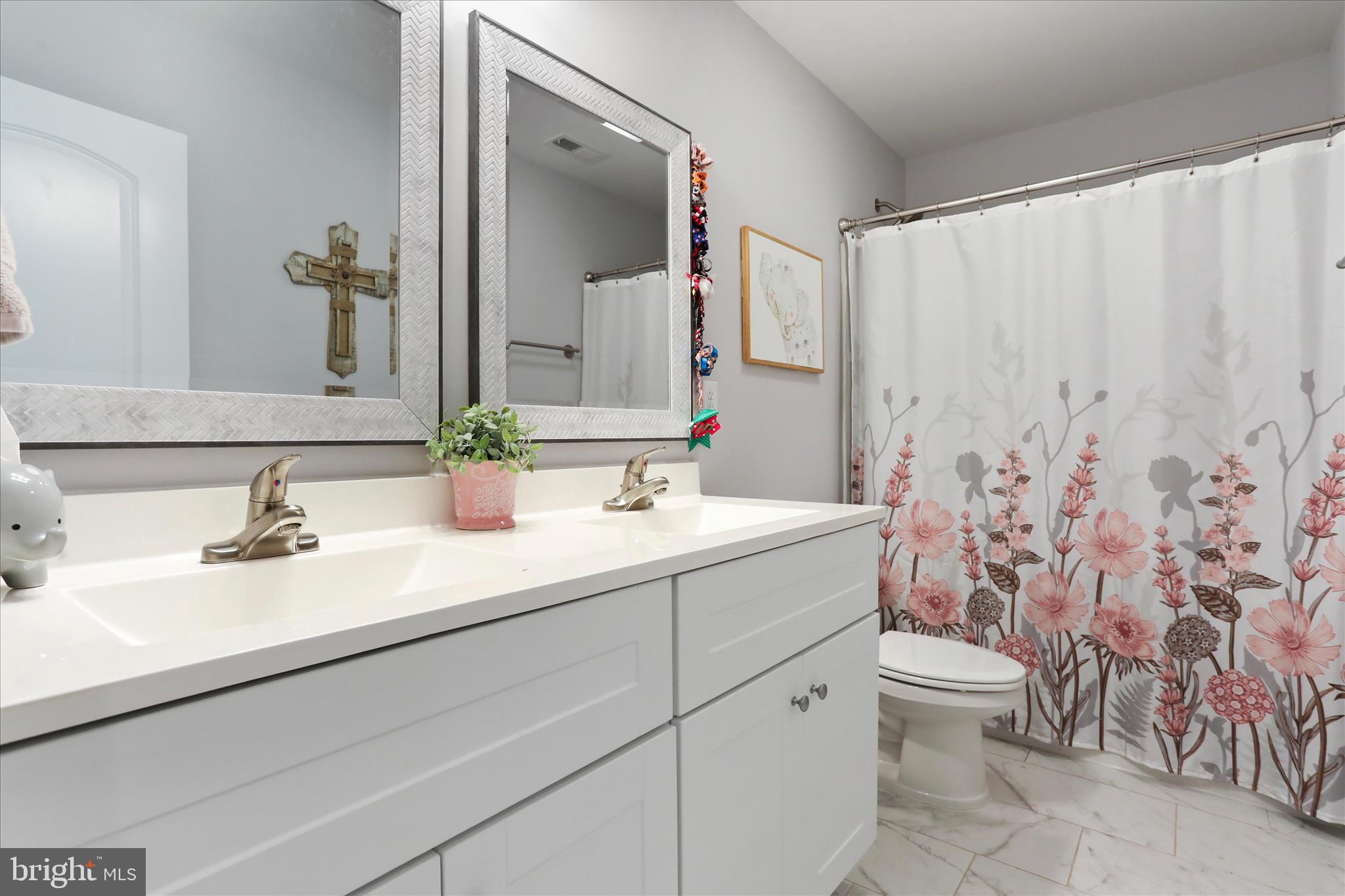 LAKE FOREST ESTATES - Residential