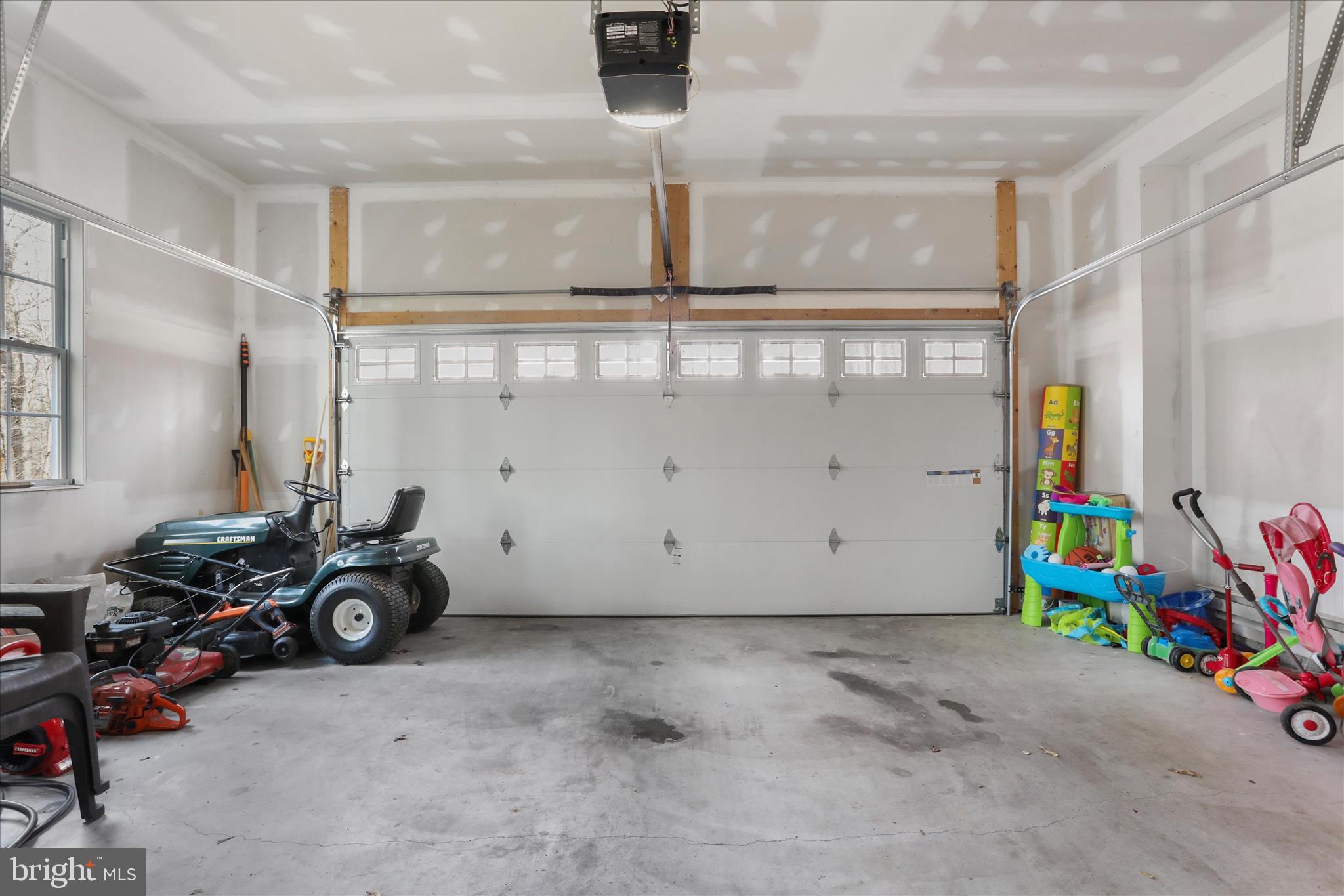 LAKE FOREST ESTATES - Residential