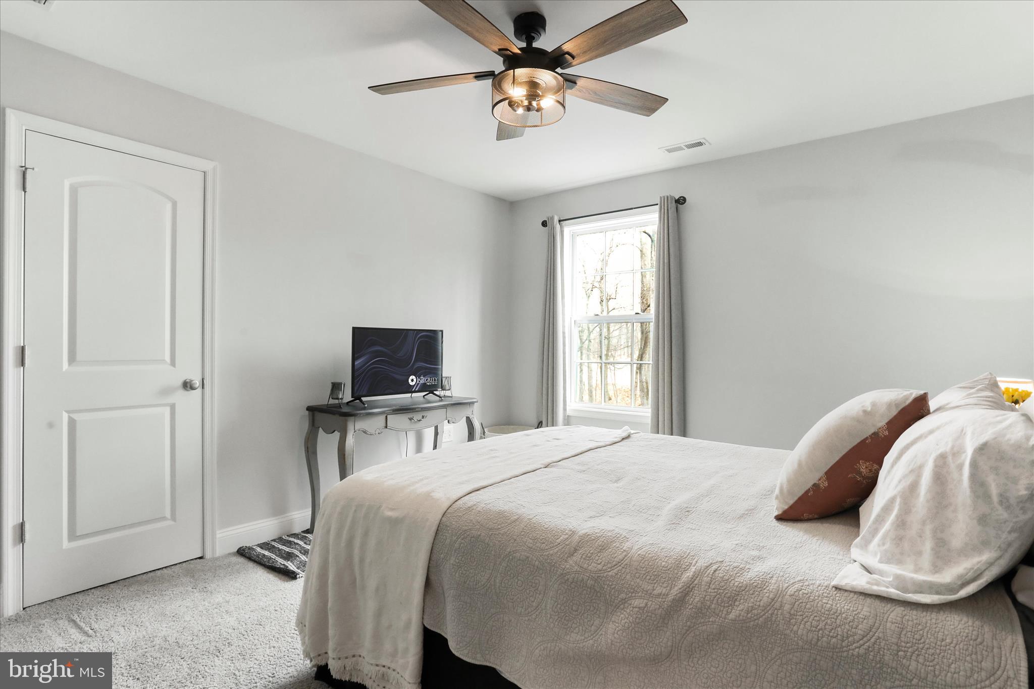 LAKE FOREST ESTATES - Residential