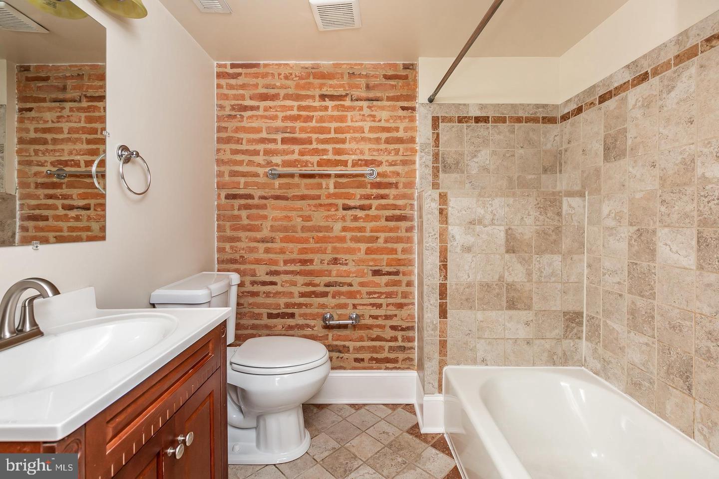 PATTERSON PARK - Residential Lease