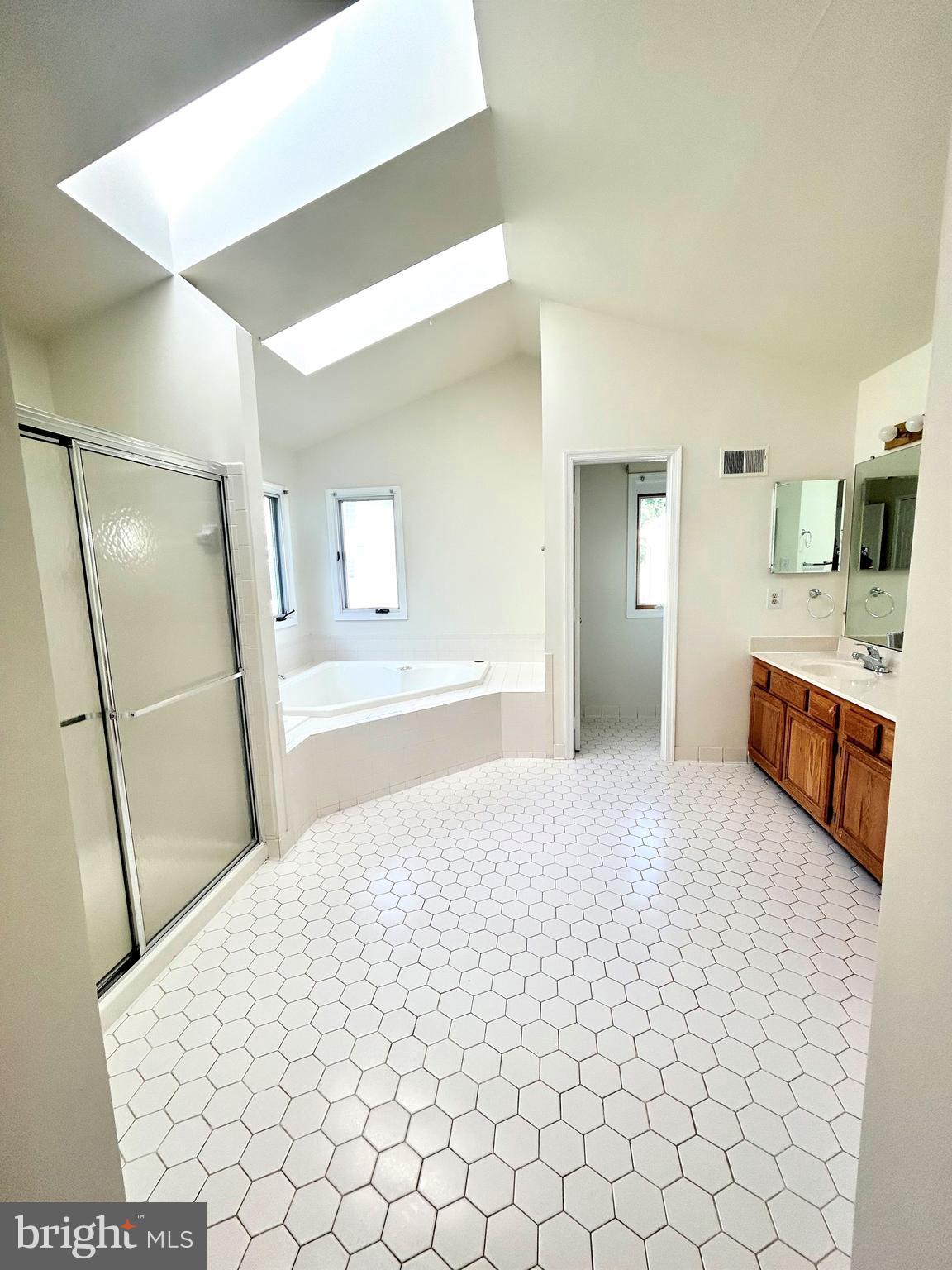 BELLE HAVEN MEADOWS - Residential Lease