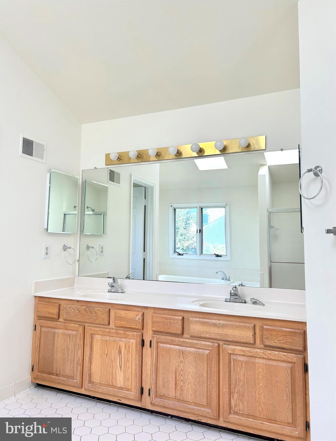 BELLE HAVEN MEADOWS - Residential Lease