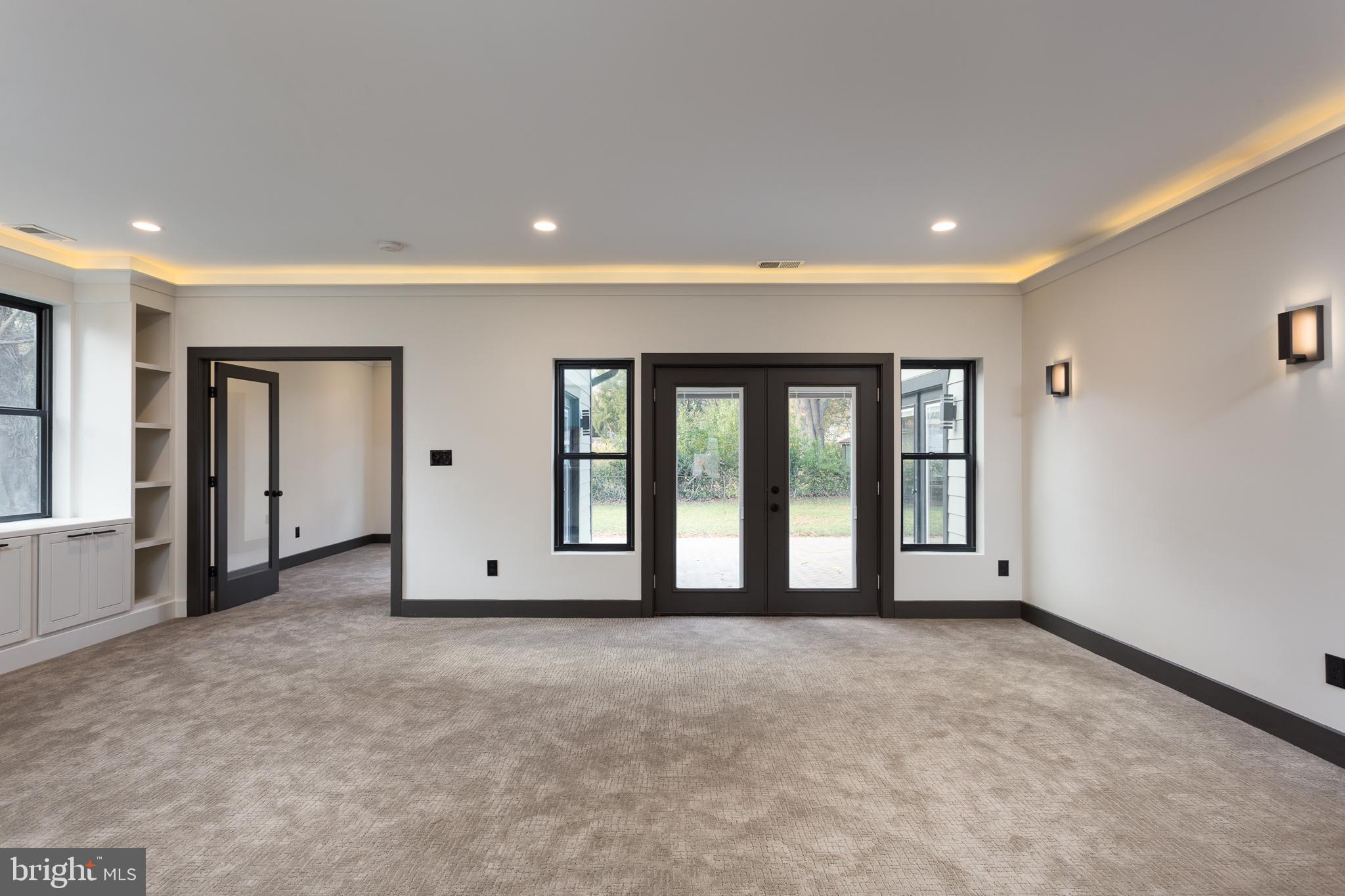 HOLLIN HALL VILLAGE - Residential Lease