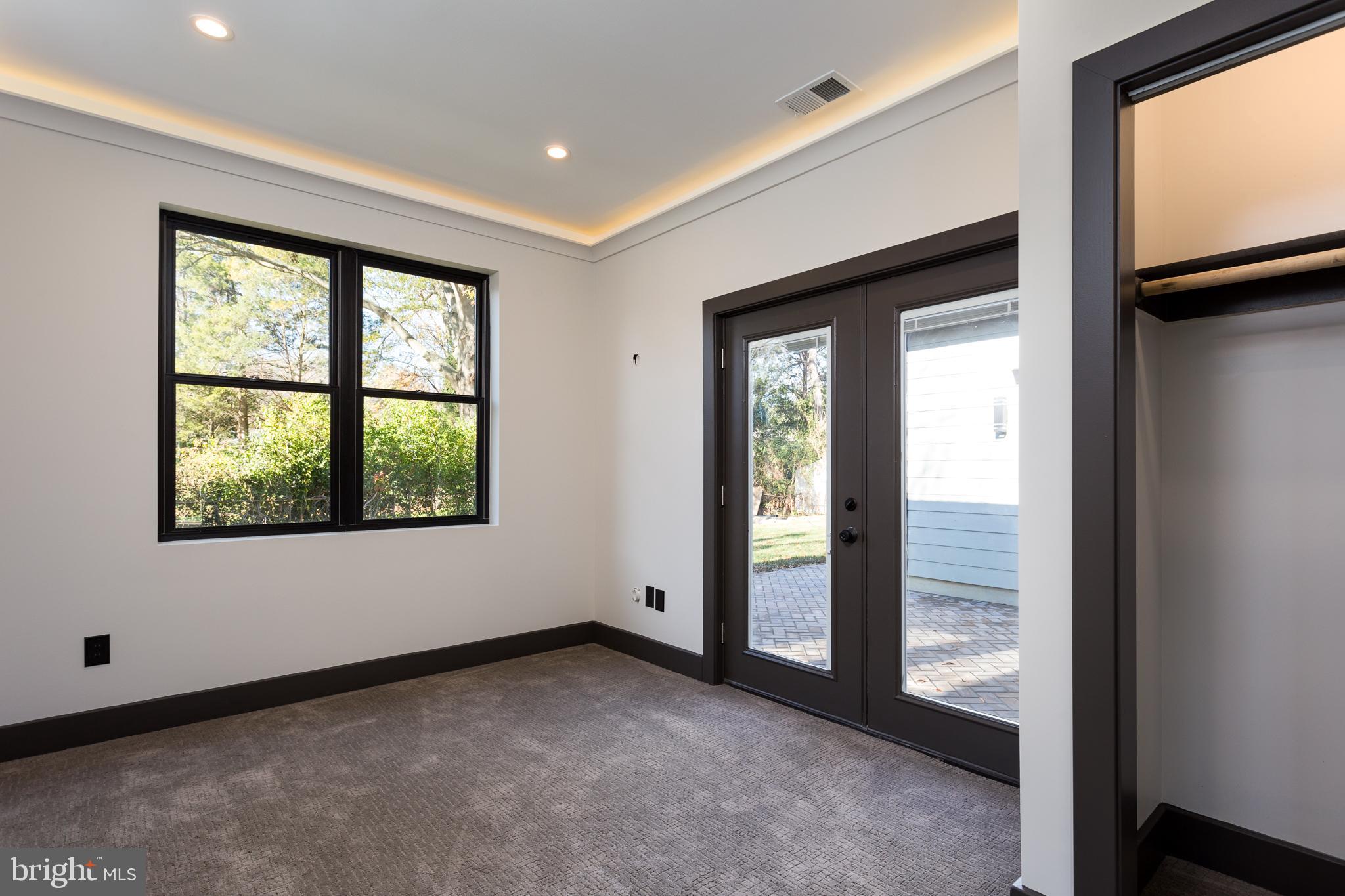 HOLLIN HALL VILLAGE - Residential Lease