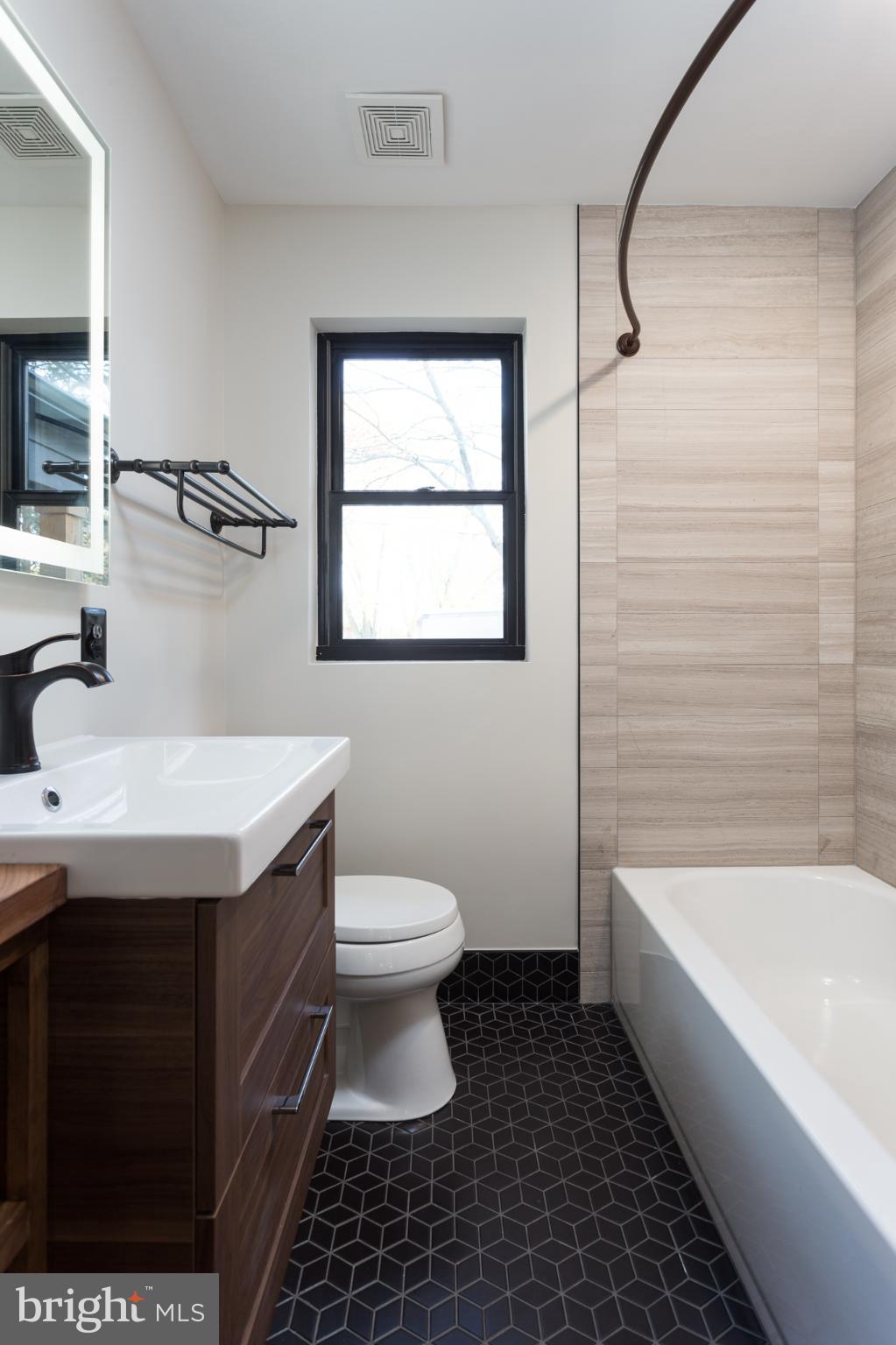 HOLLIN HALL VILLAGE - Residential Lease