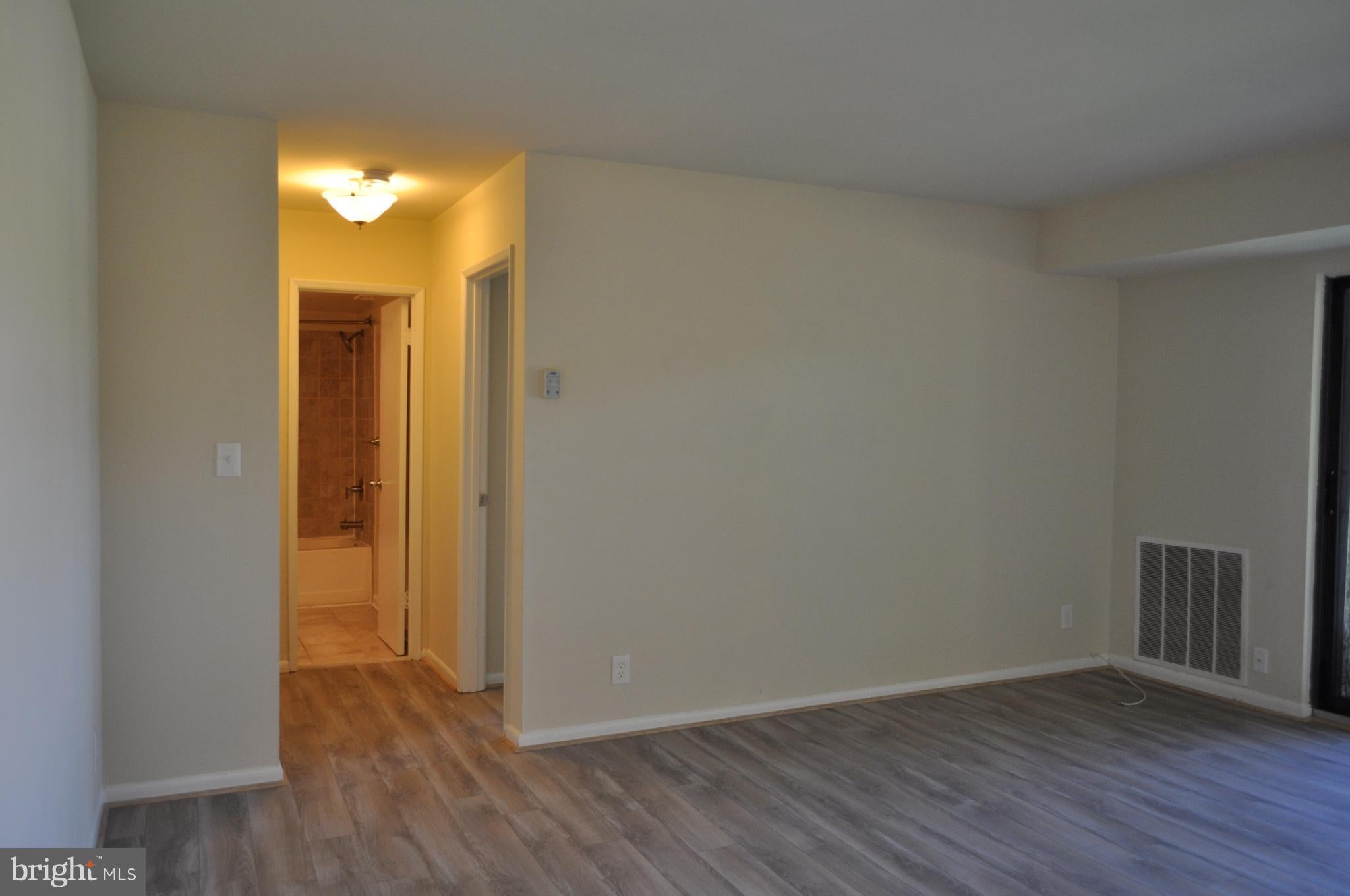 6091 MAJORS LANE 6