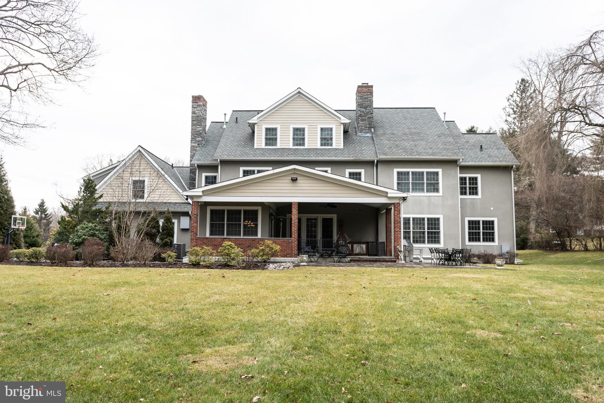 RADNOR SQUARE - Residential