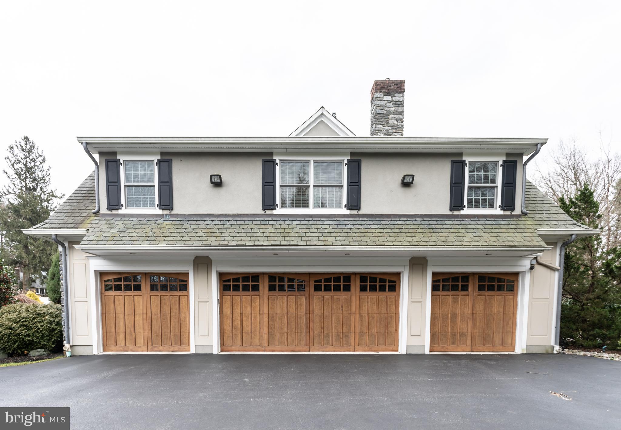 RADNOR SQUARE - Residential