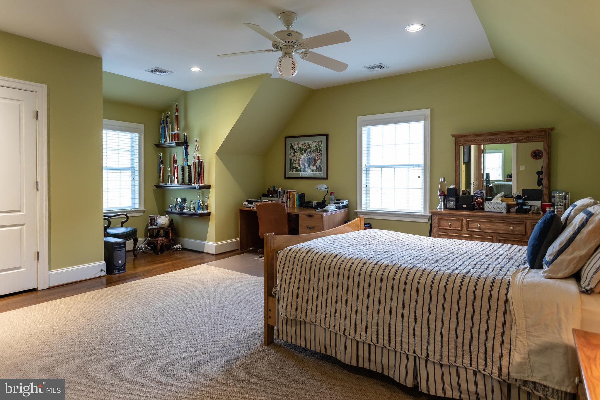 RADNOR SQUARE - Residential