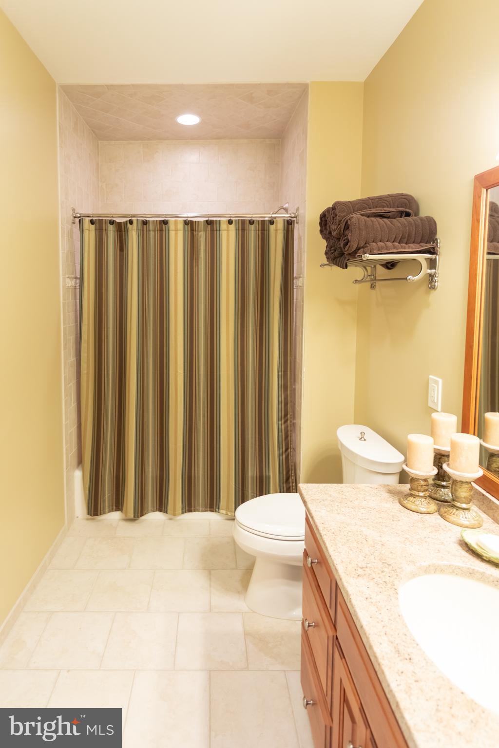 RADNOR SQUARE - Residential