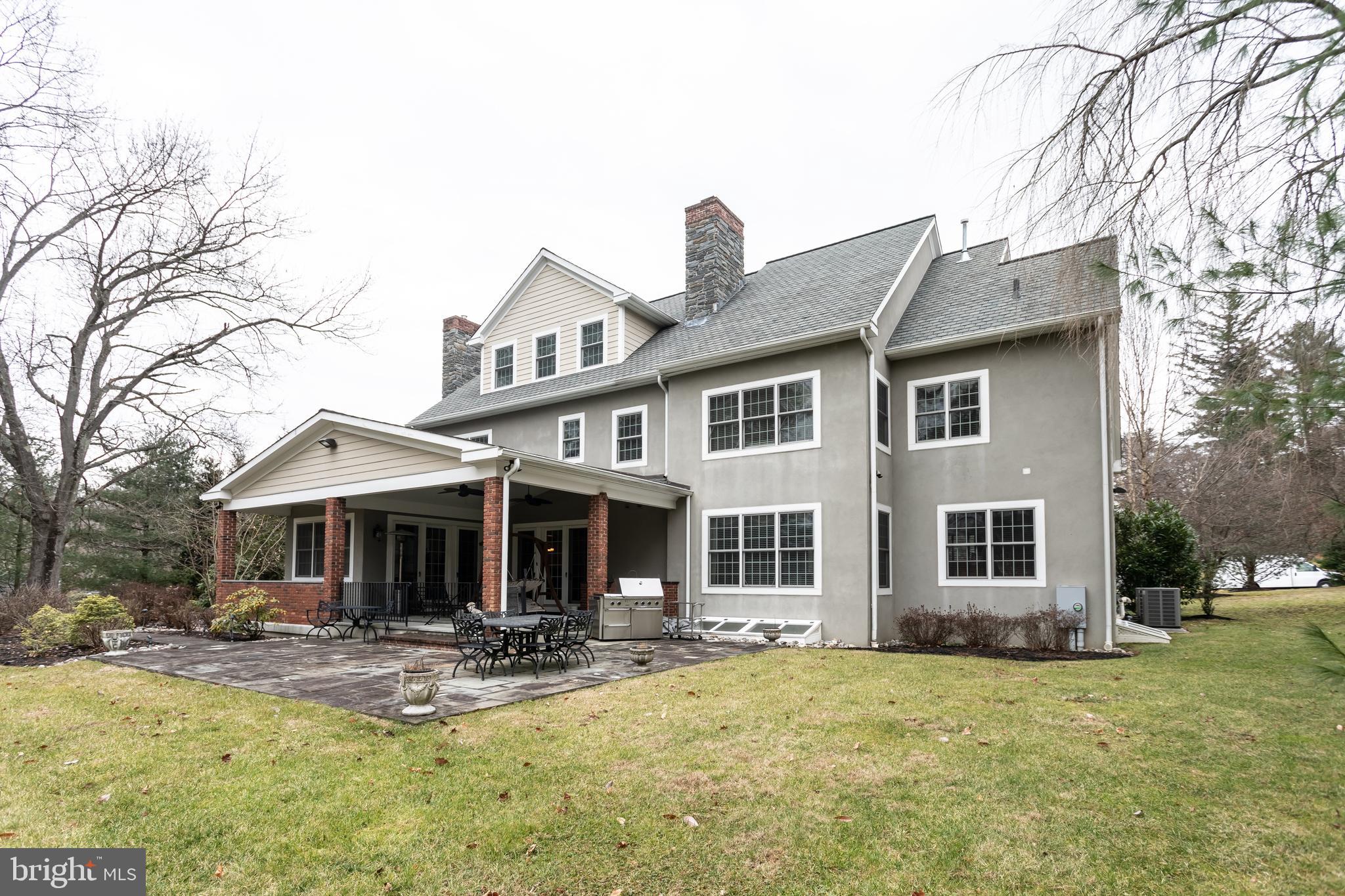 RADNOR SQUARE - Residential