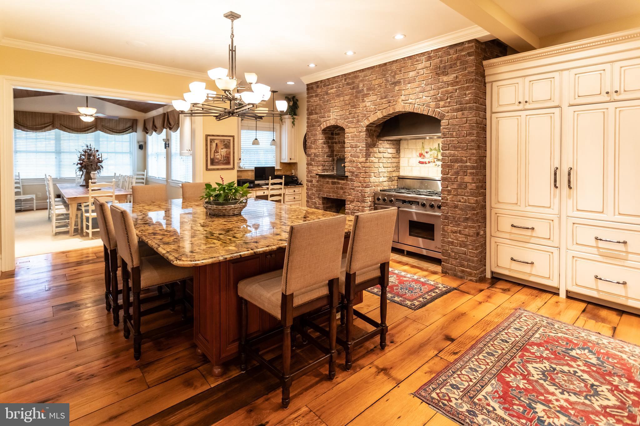 RADNOR SQUARE - Residential