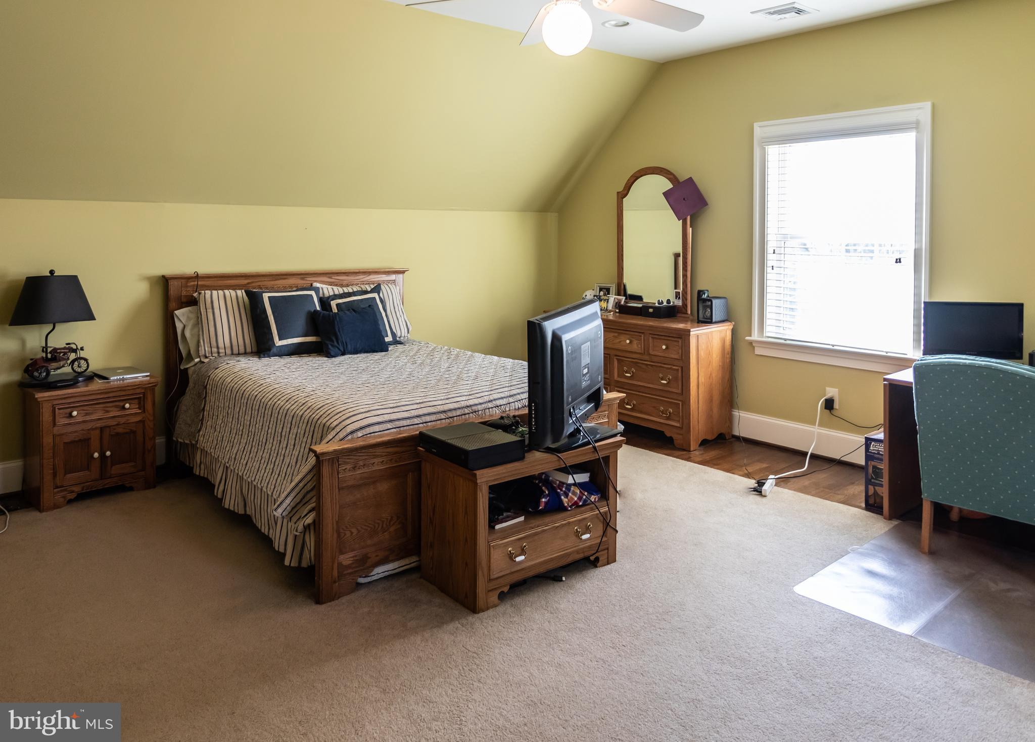 RADNOR SQUARE - Residential