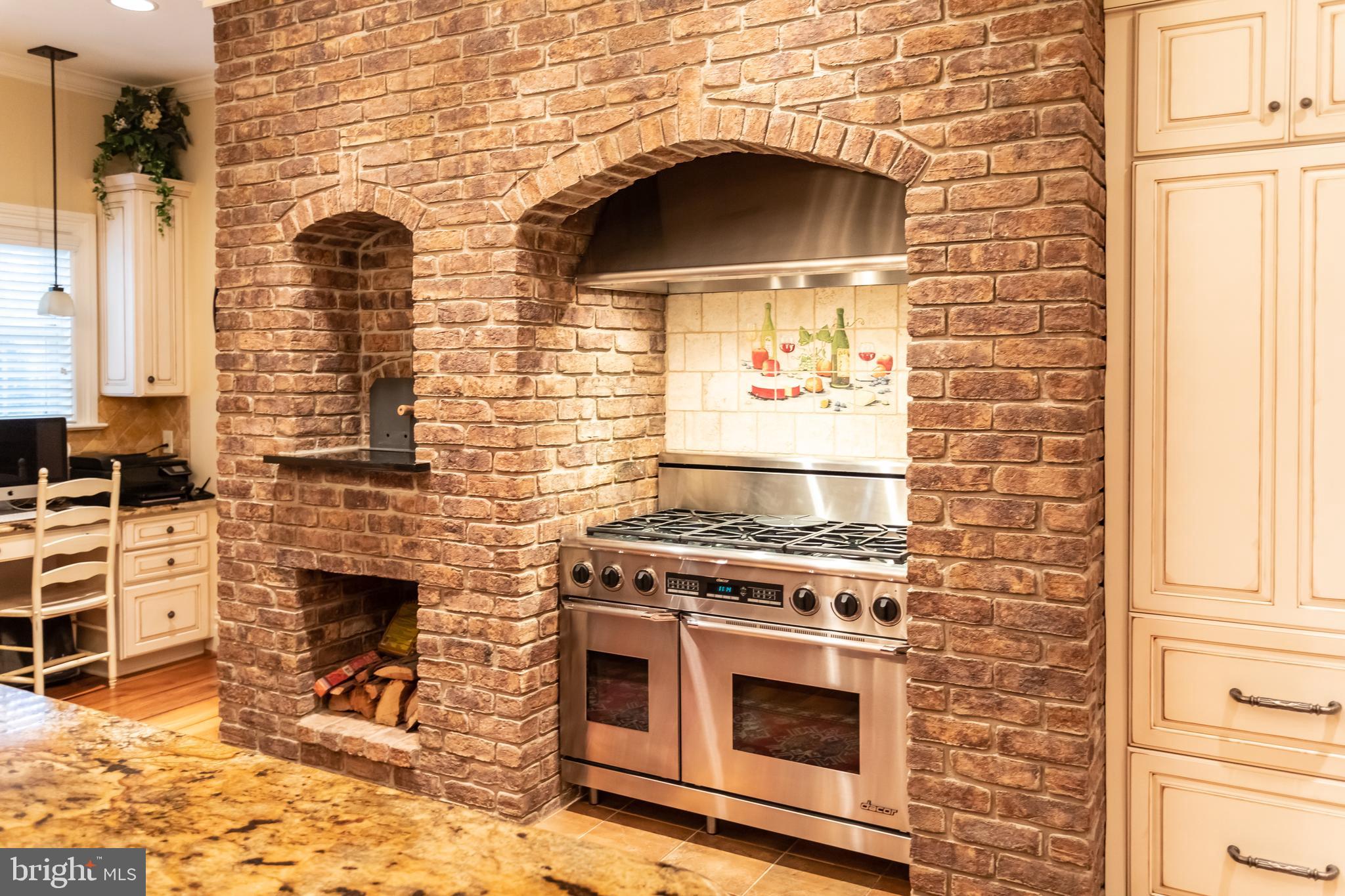 RADNOR SQUARE - Residential