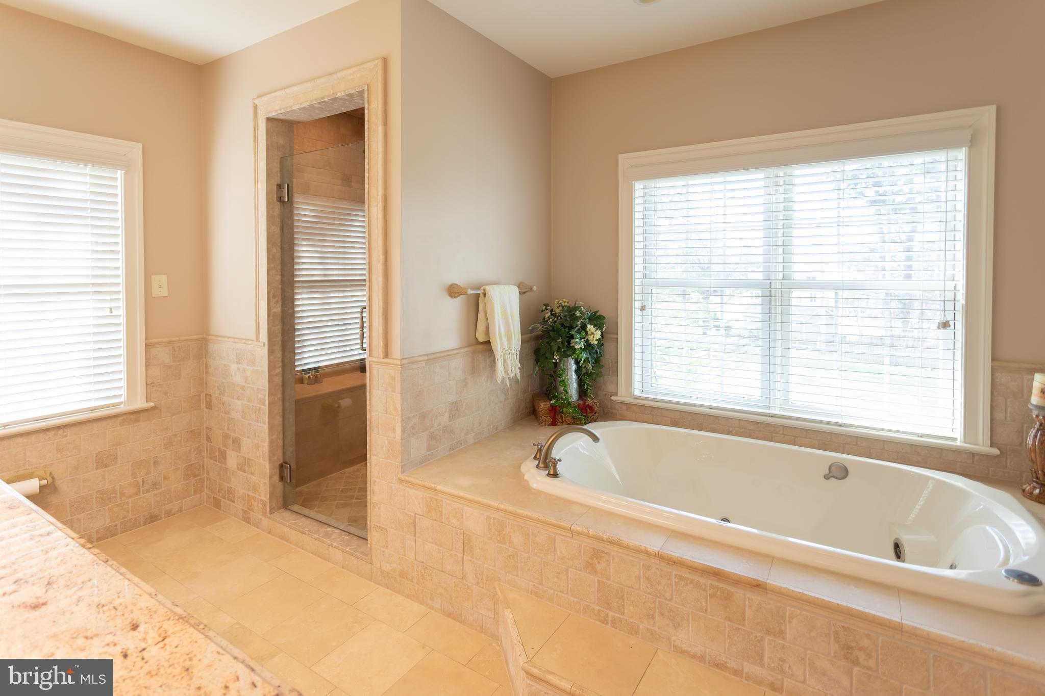 RADNOR SQUARE - Residential