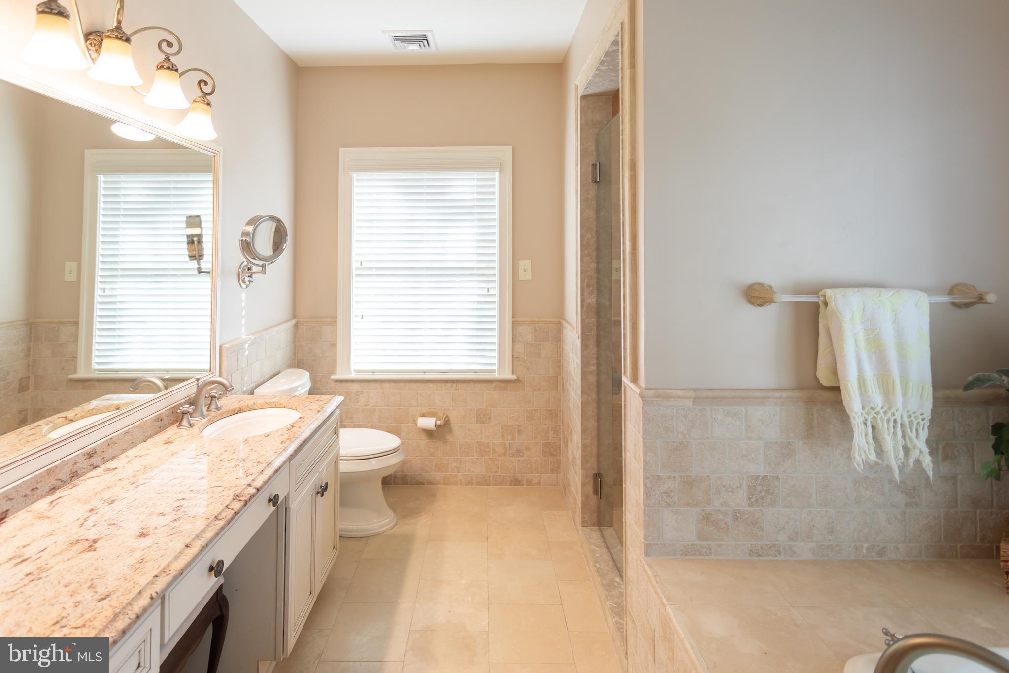 RADNOR SQUARE - Residential