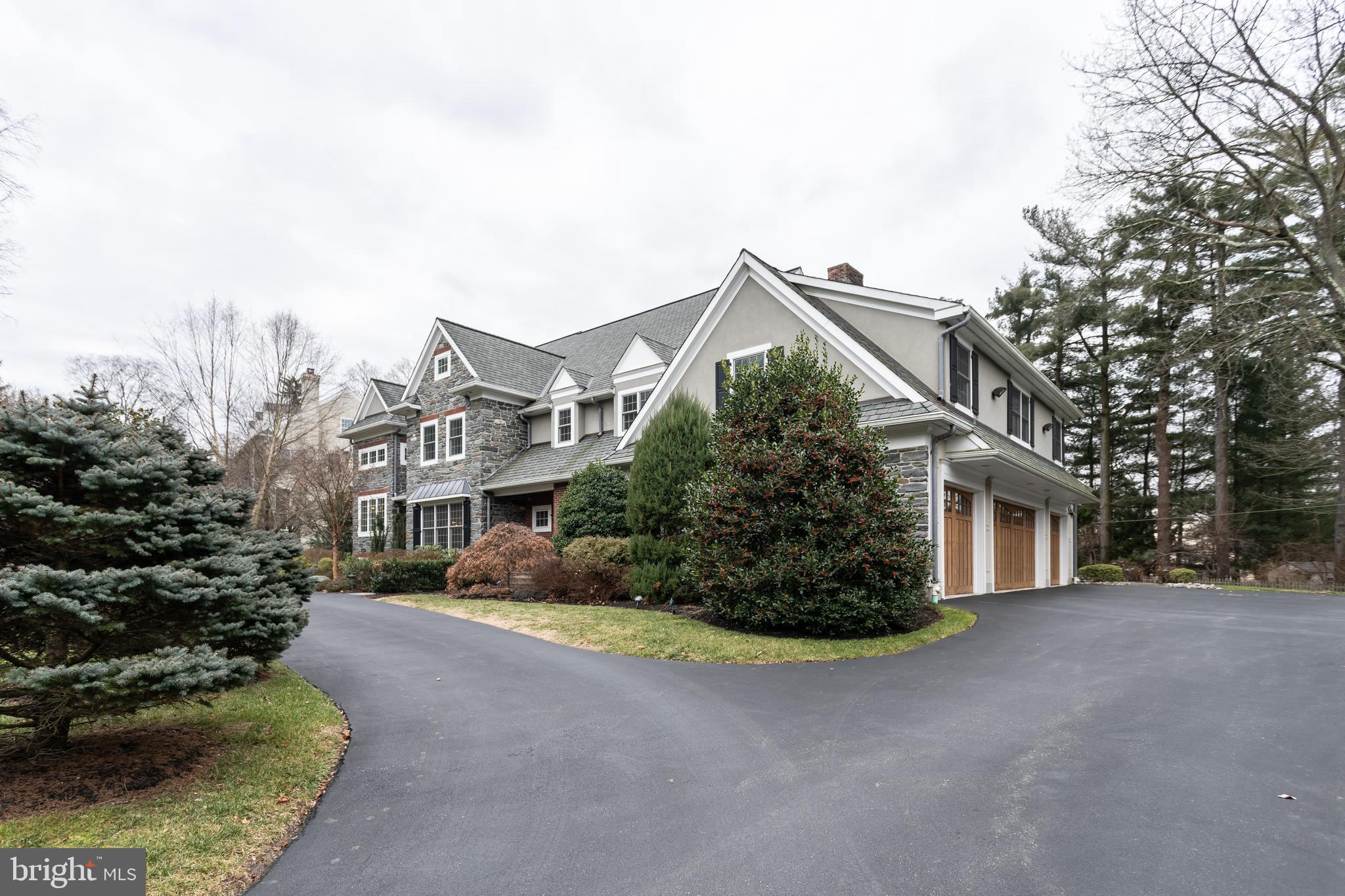 RADNOR SQUARE - Residential