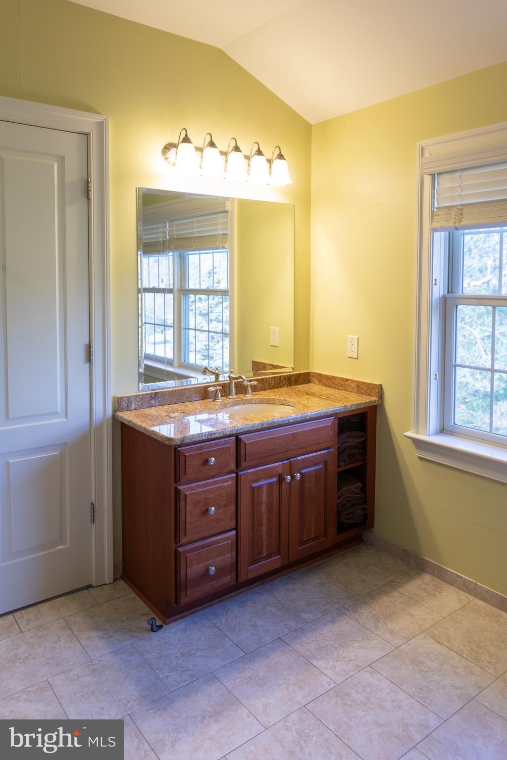 RADNOR SQUARE - Residential