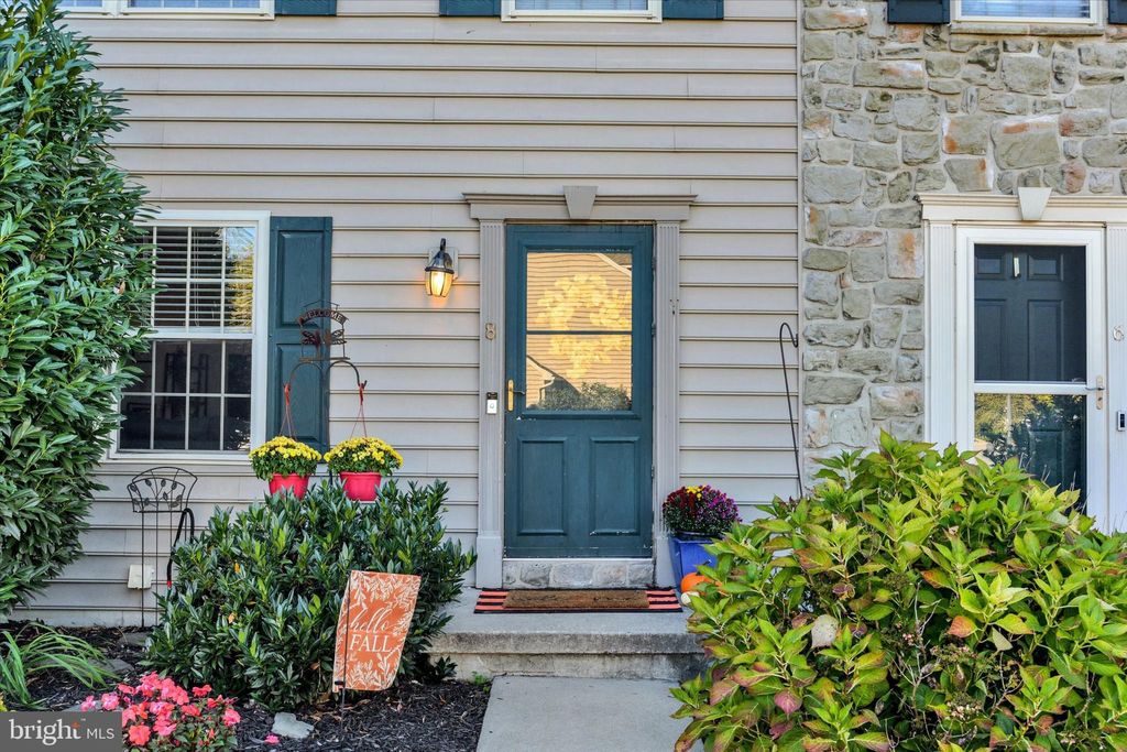 Photo of 8 King Court, ELIZABETHTOWN, PA 17022 (MLS # PALA2078218)