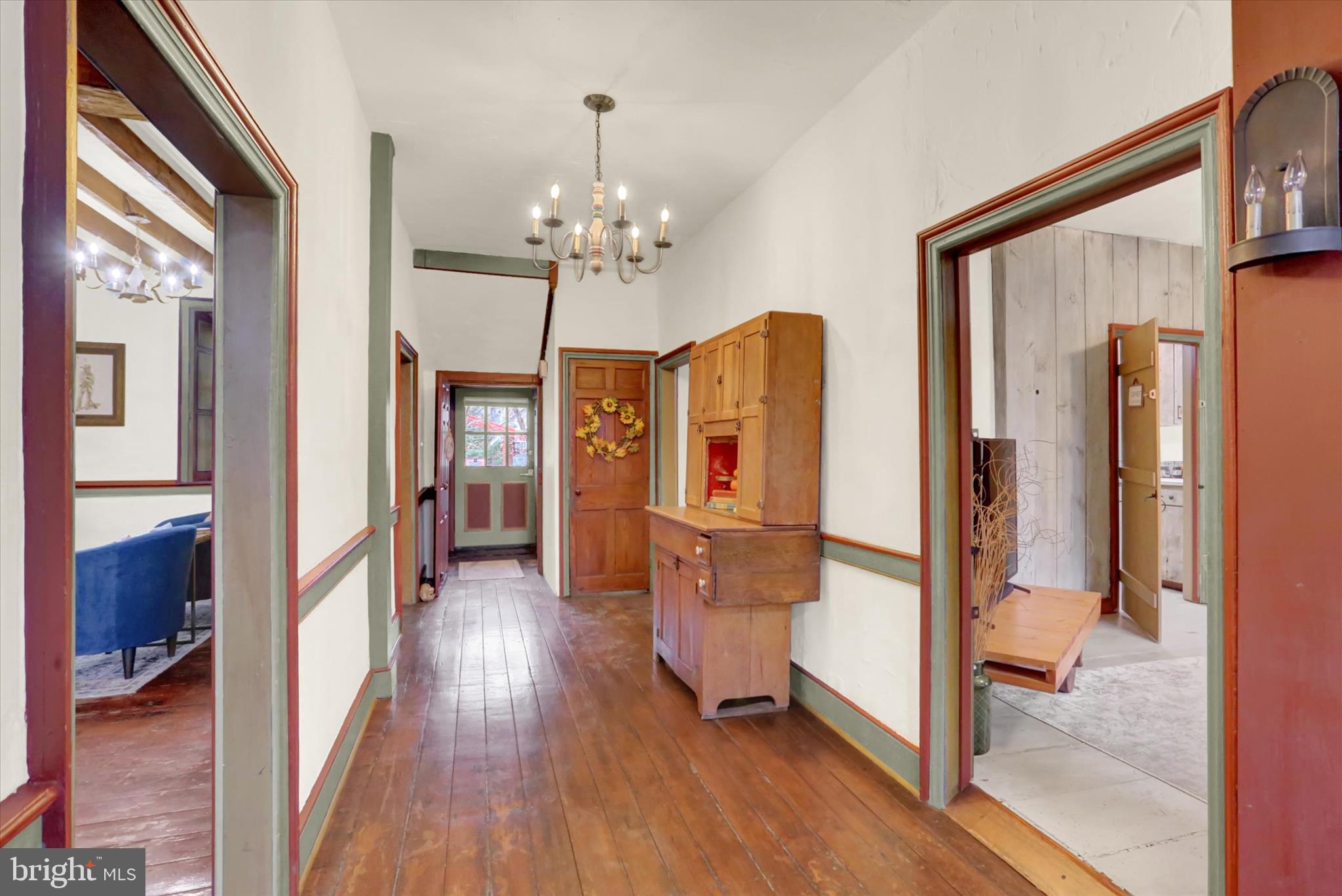 2600 S MARKET STREET