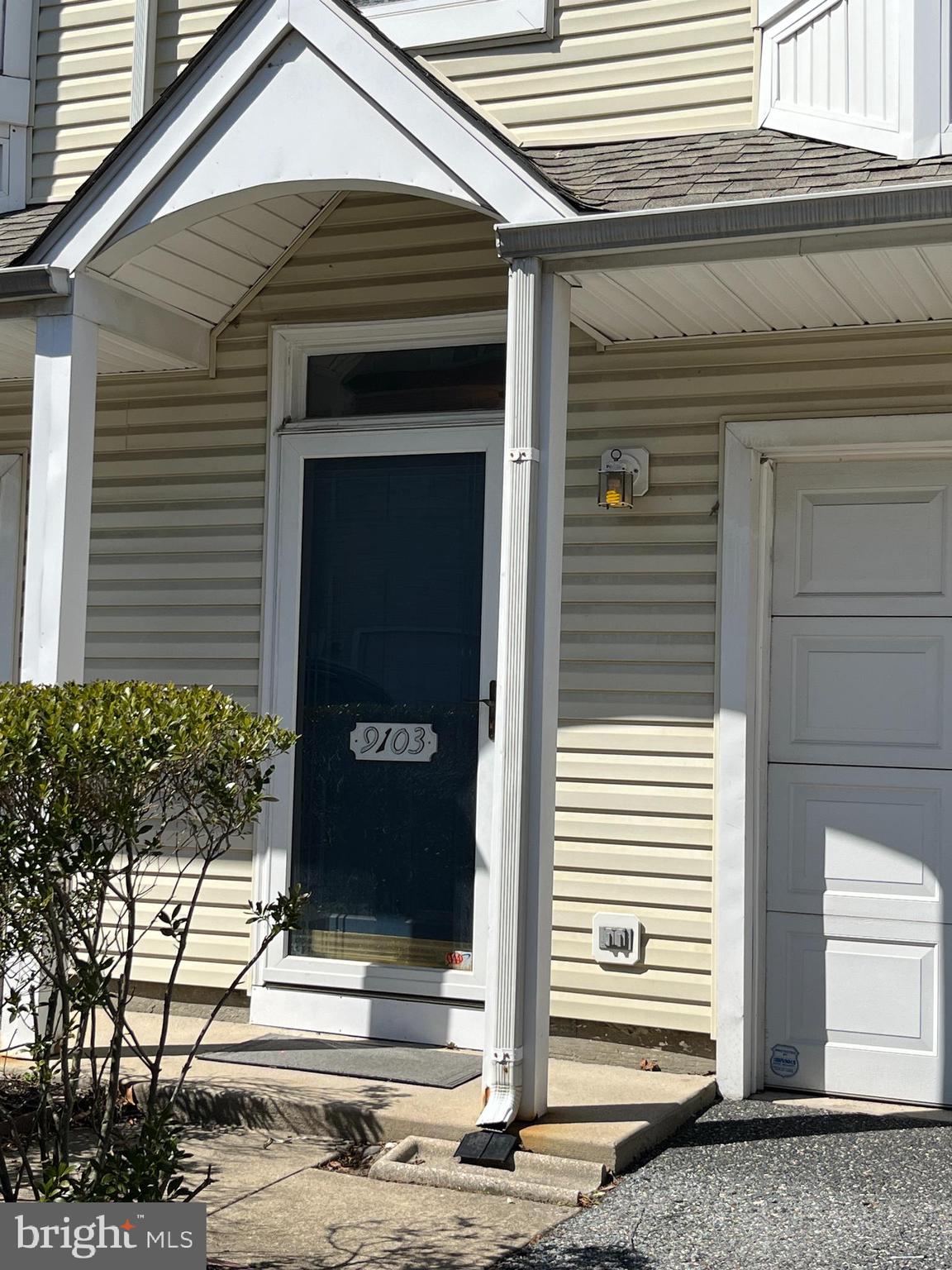 9103 BLUE HERON COURT