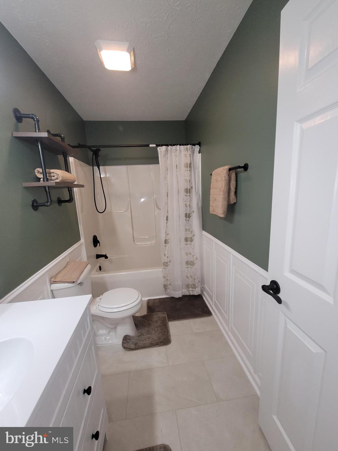 FOREST HILLS - Residential