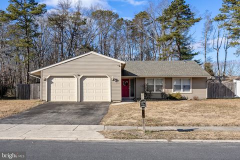 Photo of 42 Eastmont Lane, SICKLERVILLE, NJ 08081 (MLS # NJCD2109418)