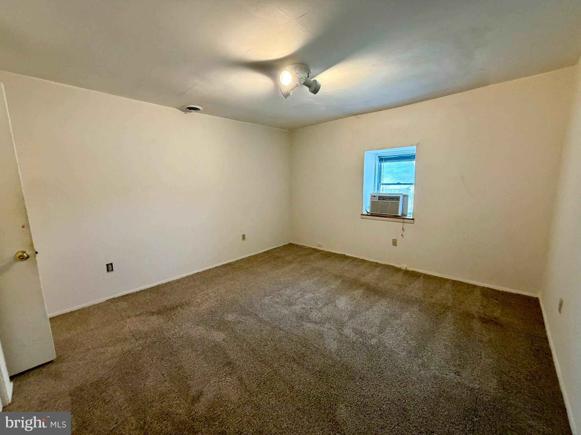 GREENLAND BEACH - Commercial Sale