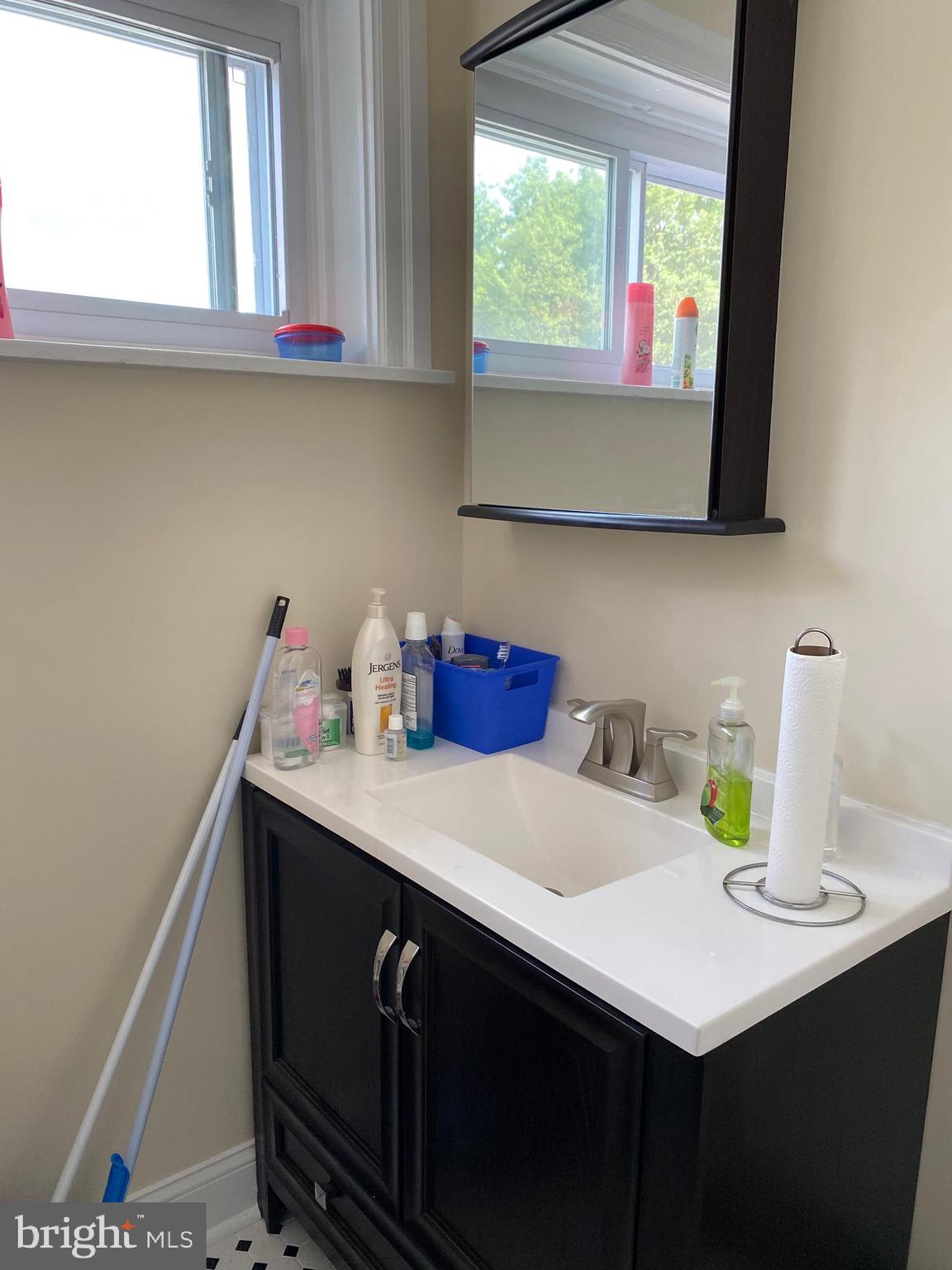 ROXBOROUGH - Residential Lease