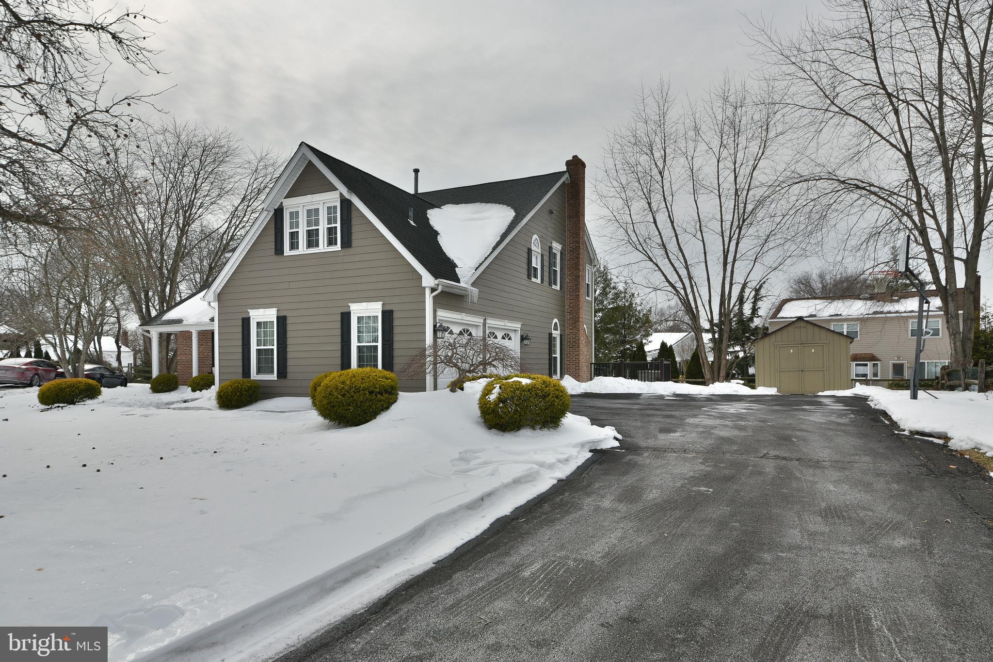 LAUREL OAKS - Residential