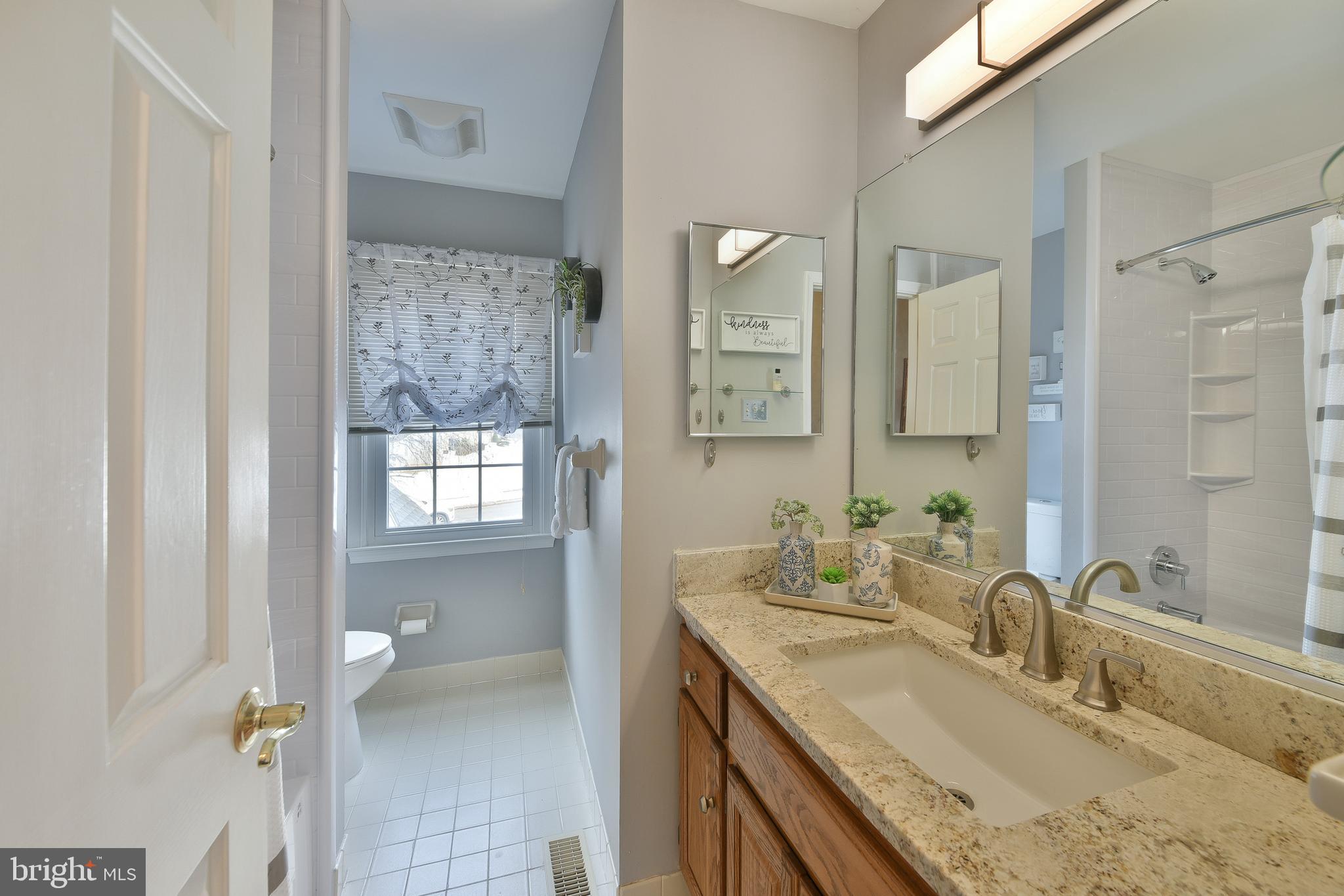 LAUREL OAKS - Residential