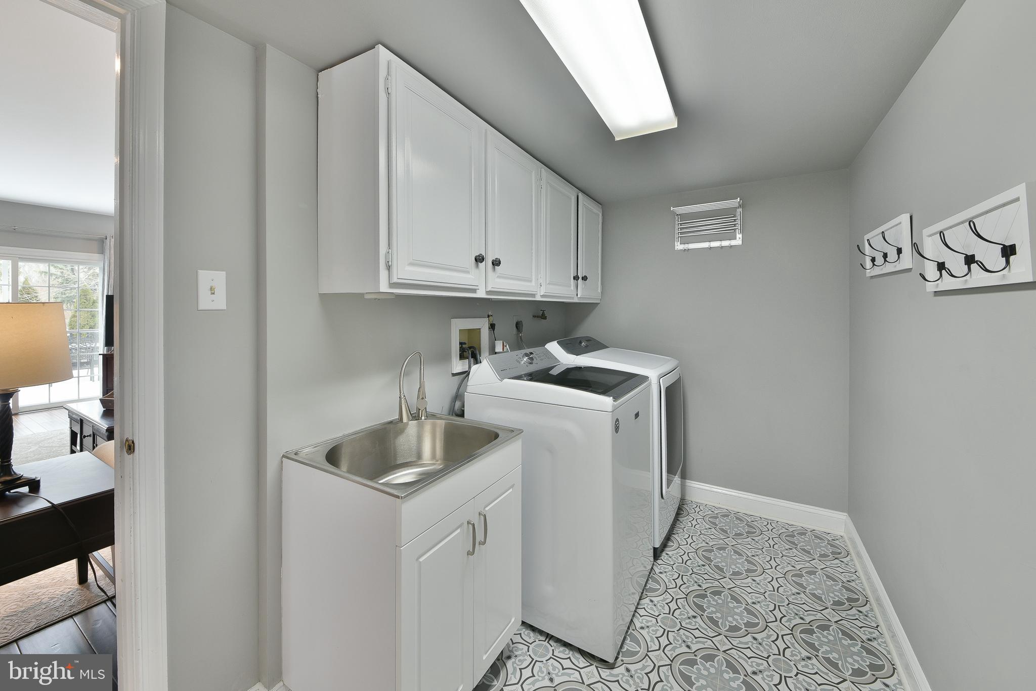 LAUREL OAKS - Residential