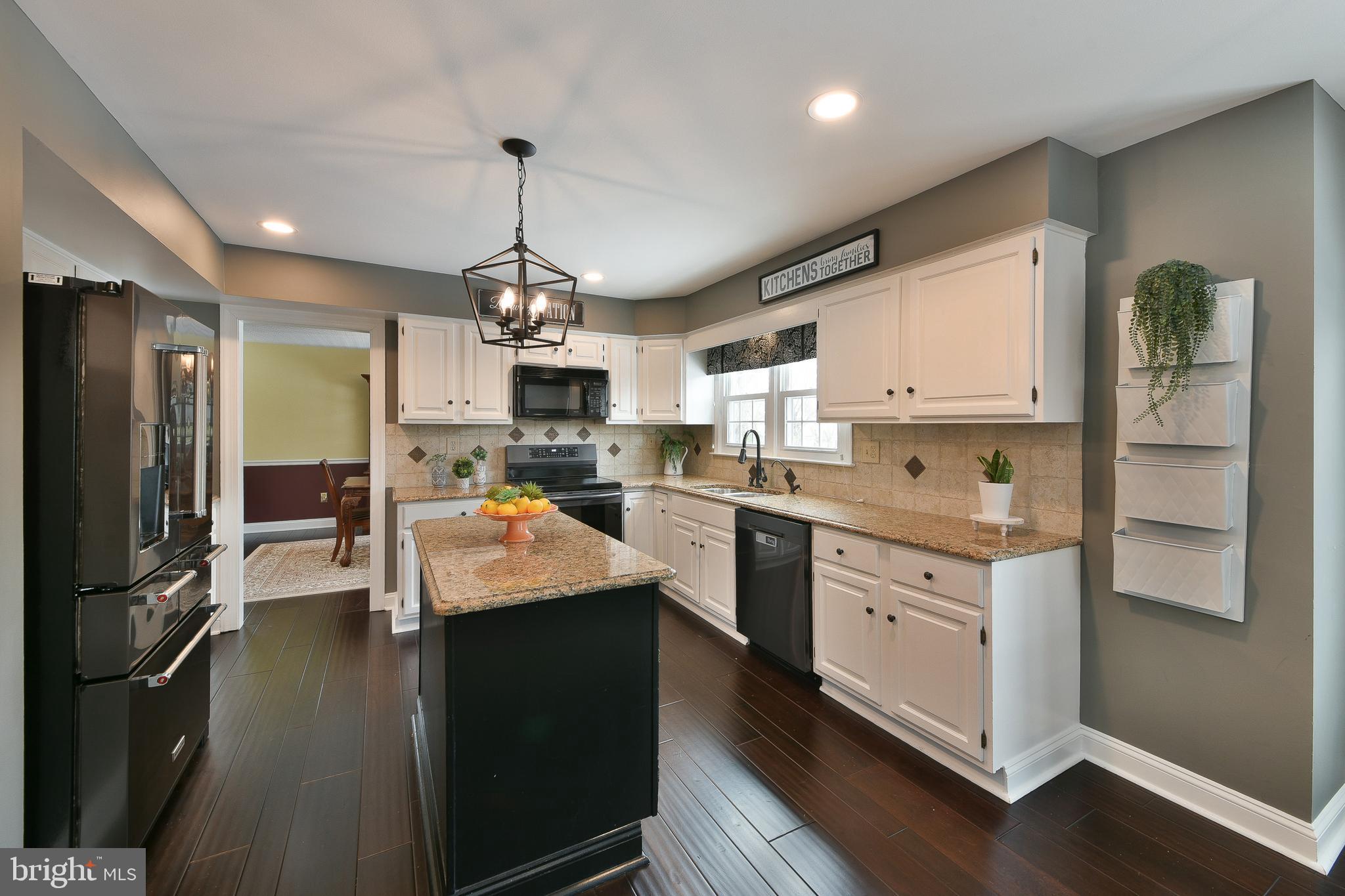 LAUREL OAKS - Residential