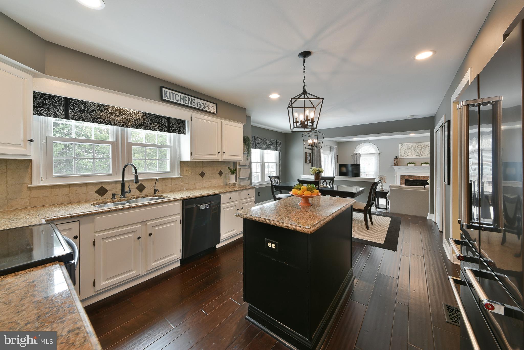 LAUREL OAKS - Residential