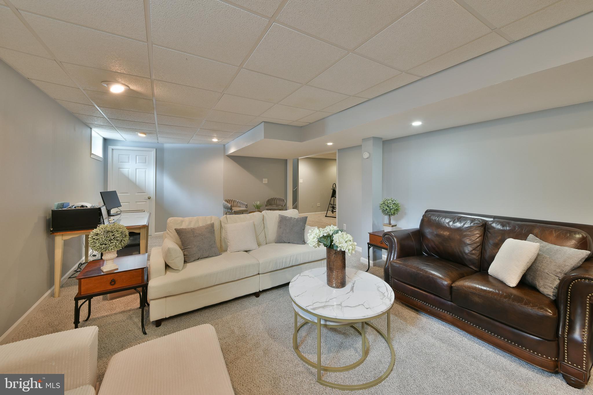 LAUREL OAKS - Residential