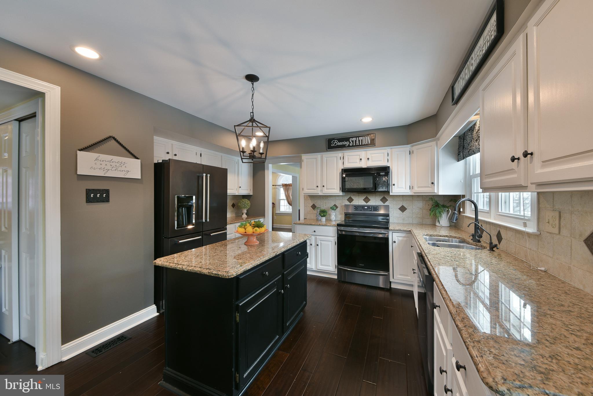 LAUREL OAKS - Residential