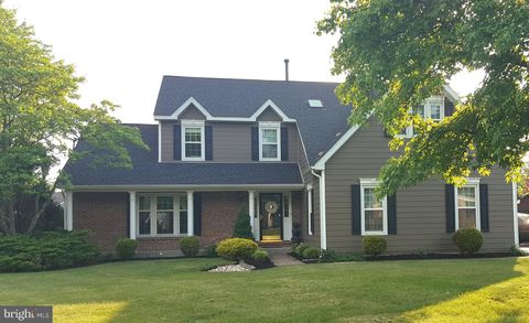 443 KNOLLBROOK DRIVE LANGHORNE PA 19047