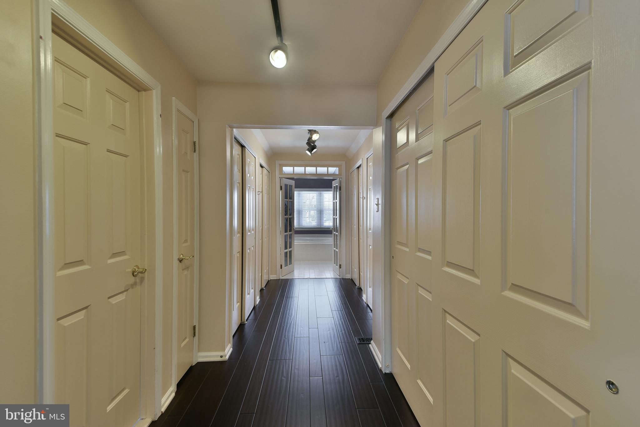 LAUREL OAKS - Residential