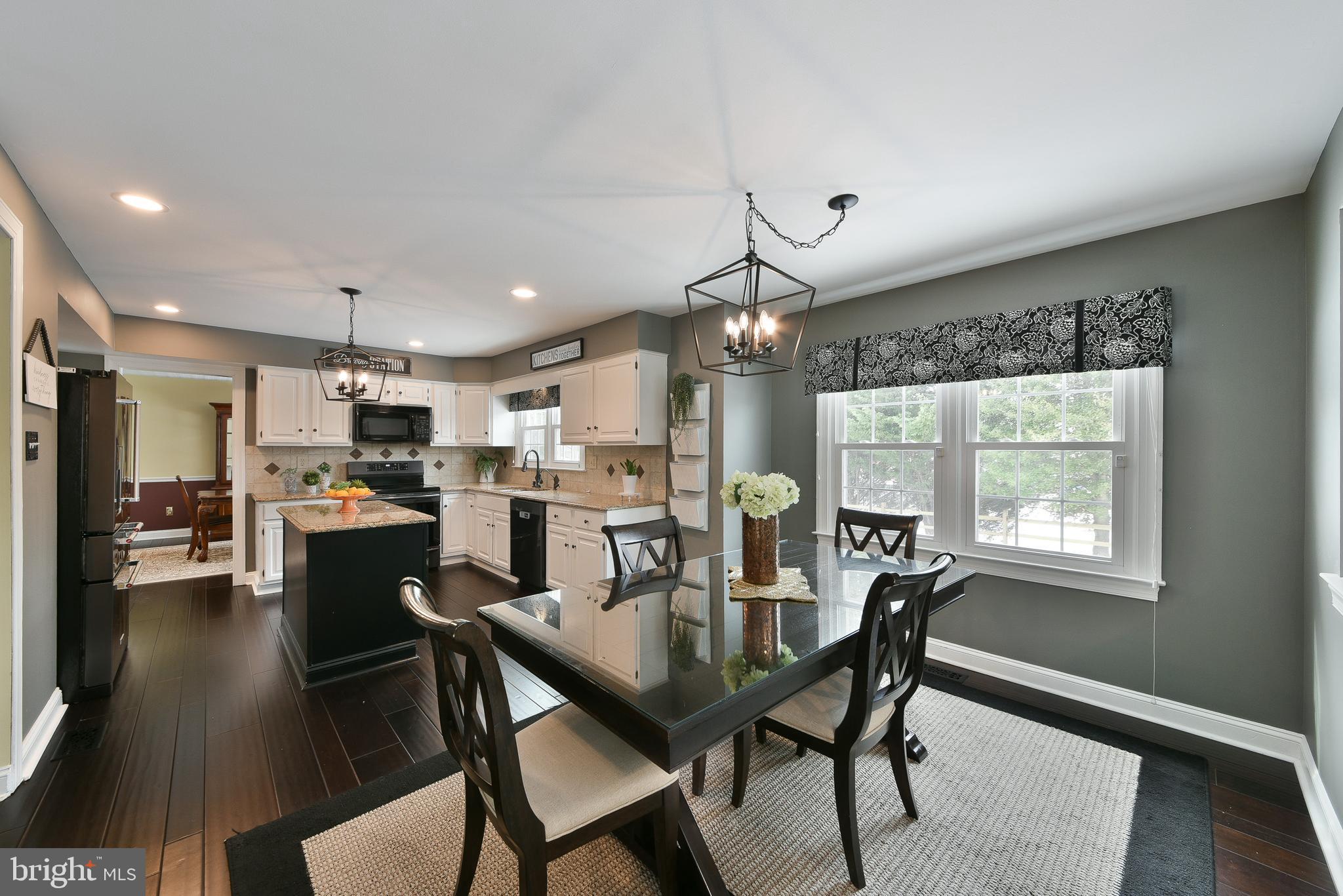 LAUREL OAKS - Residential