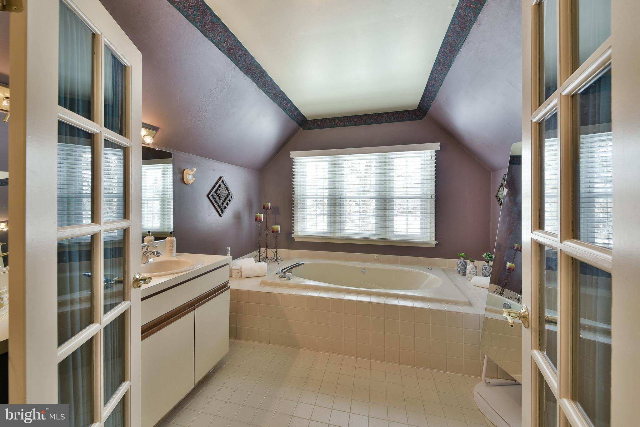 LAUREL OAKS - Residential